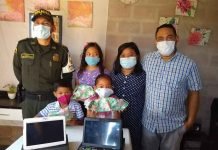 Con la donación de dos tablets, la policía fiscal y aduanera brindó alegría y esperanza a tres niños en condición de bajo recursos