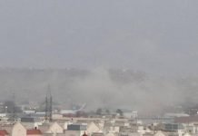 Se reportan dos explosiones afuera del aeropuerto de Kabul a manos de los Talibanes