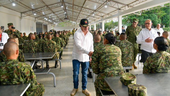 241022-07-Visita-Fuerte-Militar-Larandia-Florencia-1280