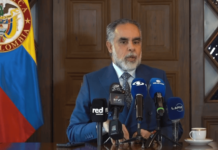 El ministro del Interior, Armando Benedetti, denuncia posible intervención ilegal de su teléfono celular