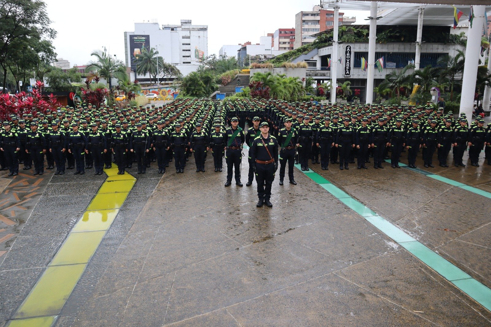 Cali refuerza su seguridad: pie de fuerza alcanza 6.800 uniformados ...